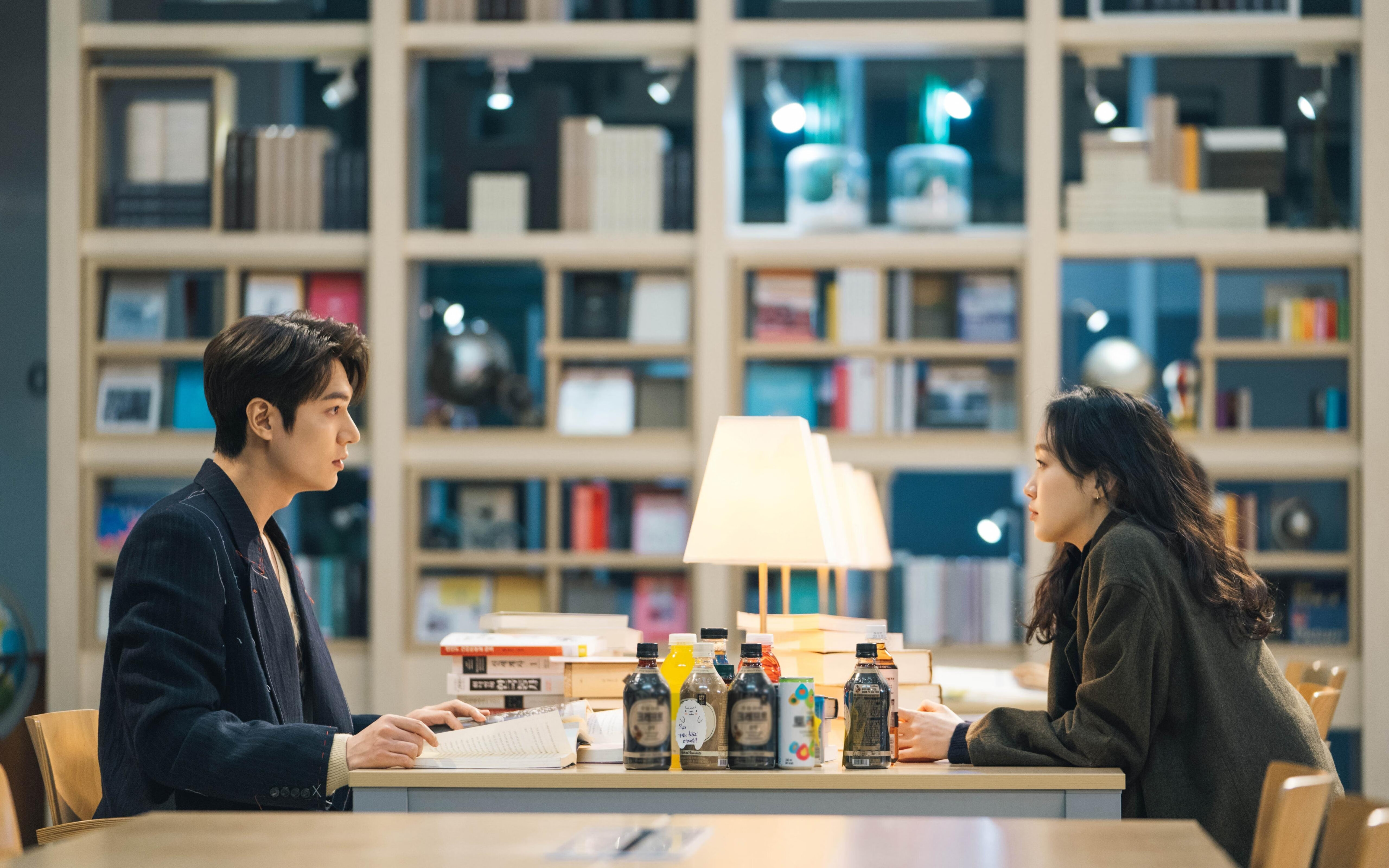 球队与高校建立合作基地,产学研培训并行推进,足球俱乐部和学校的合作方案