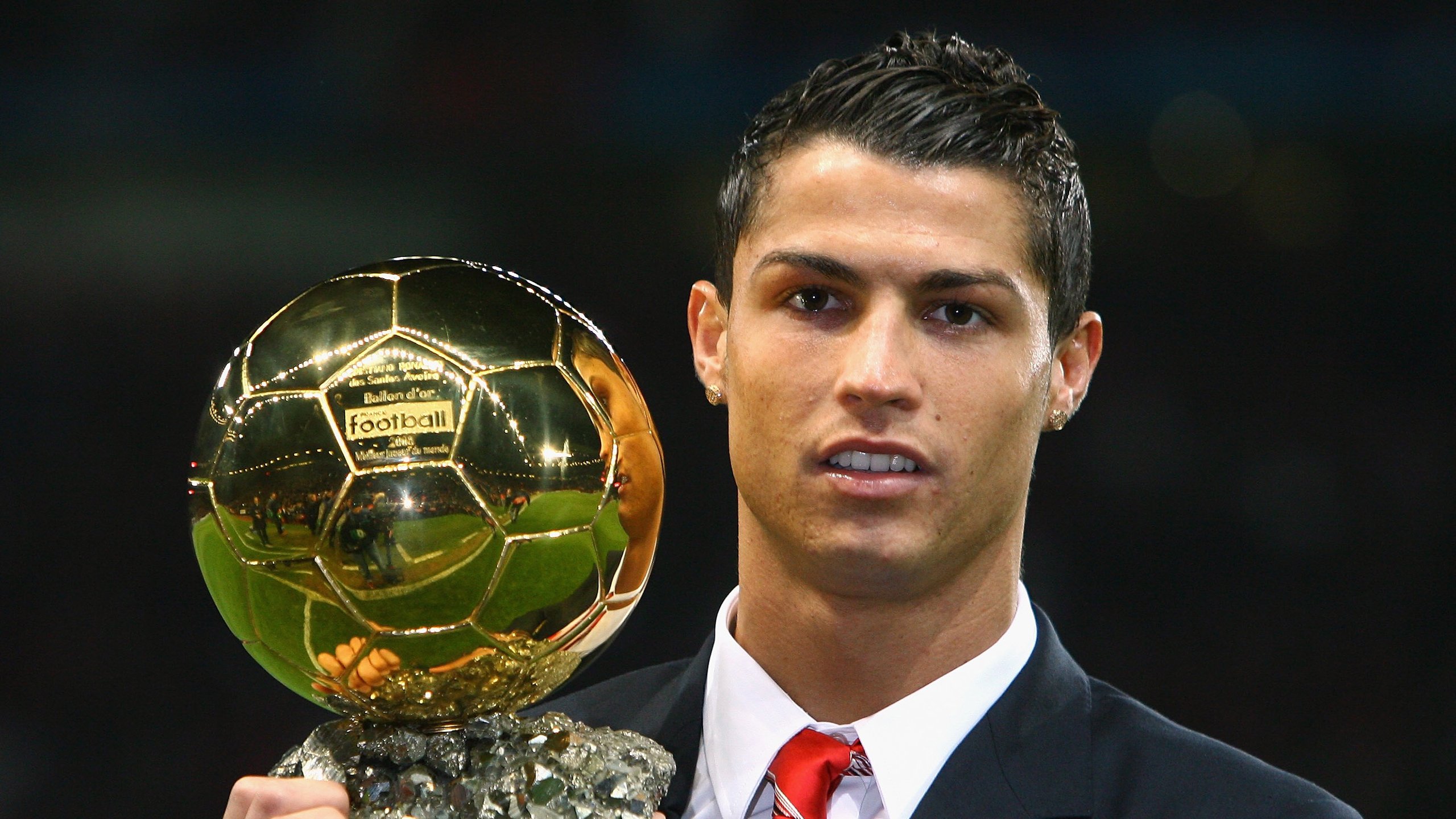 李恩：精准的传球与不屈的防守精神，让他在全黑队中占据核心位置